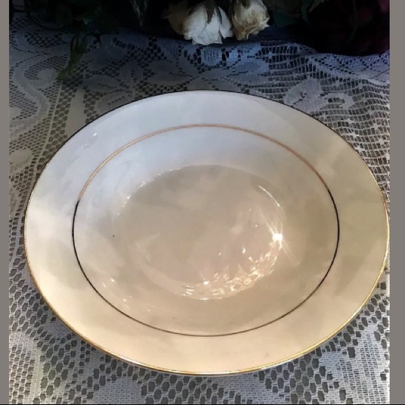 4 Lynns Fine China Soup Salad Bowls WhiteGold Trim - Picture 2 of 6